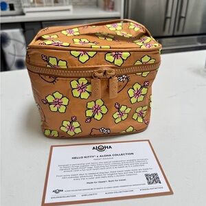 ALOHA COLLECTION x Hello Kitty Vanity Pouch Cabin Crew Kit New READ DESCRIPTION